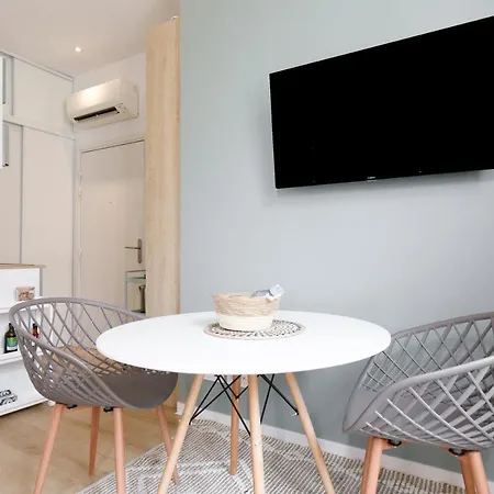 Comfortable W Balcony Center Tgv