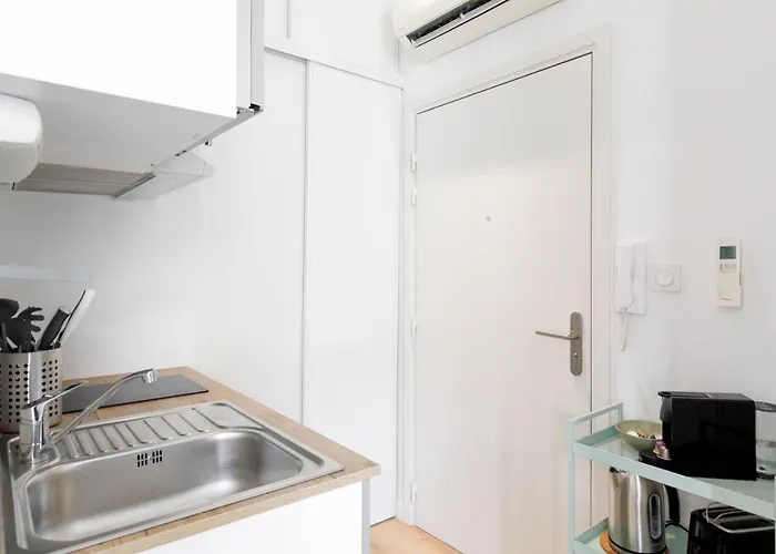 Apartamento Comfortable W Balcony Center Tgv Cannes