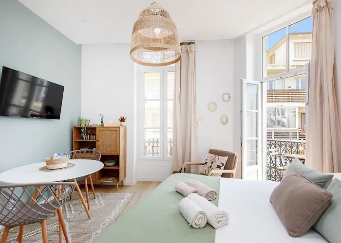 Apartamento Comfortable W Balcony Center Tgv Cannes