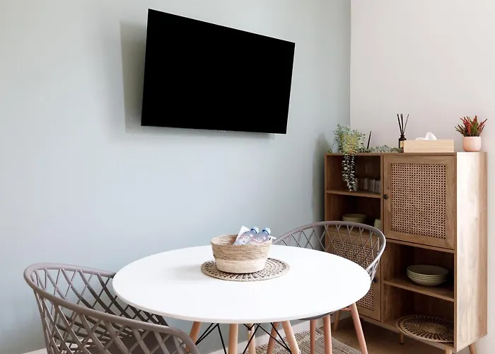 Comfortable W Balcony Center Tgv Apartamento