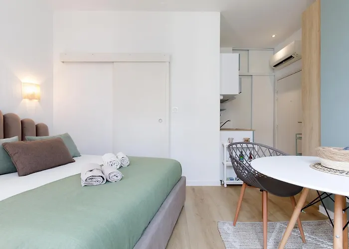 Apartamento Comfortable W Balcony Center Tgv Cannes